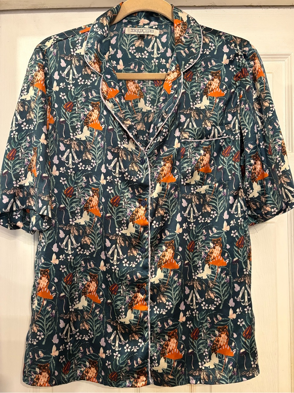 Their Nibs Owl and Wildflower Short Sleeve Satin
Pajama Top Women’s Medium